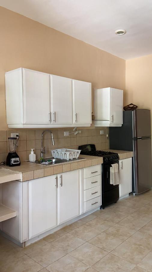 Beachfront Apartment With Swimming Pool. One Bedroom Селестун Екстериор снимка