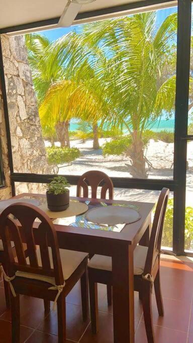Beachfront Apartment With Swimming Pool. One Bedroom Селестун Екстериор снимка
