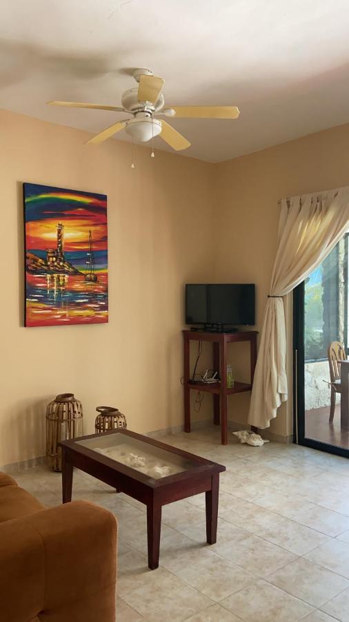 Beachfront Apartment With Swimming Pool. One Bedroom Селестун Екстериор снимка
