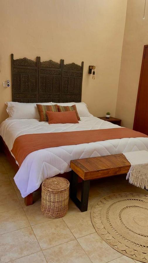 Beachfront Apartment With Swimming Pool. One Bedroom Селестун Екстериор снимка